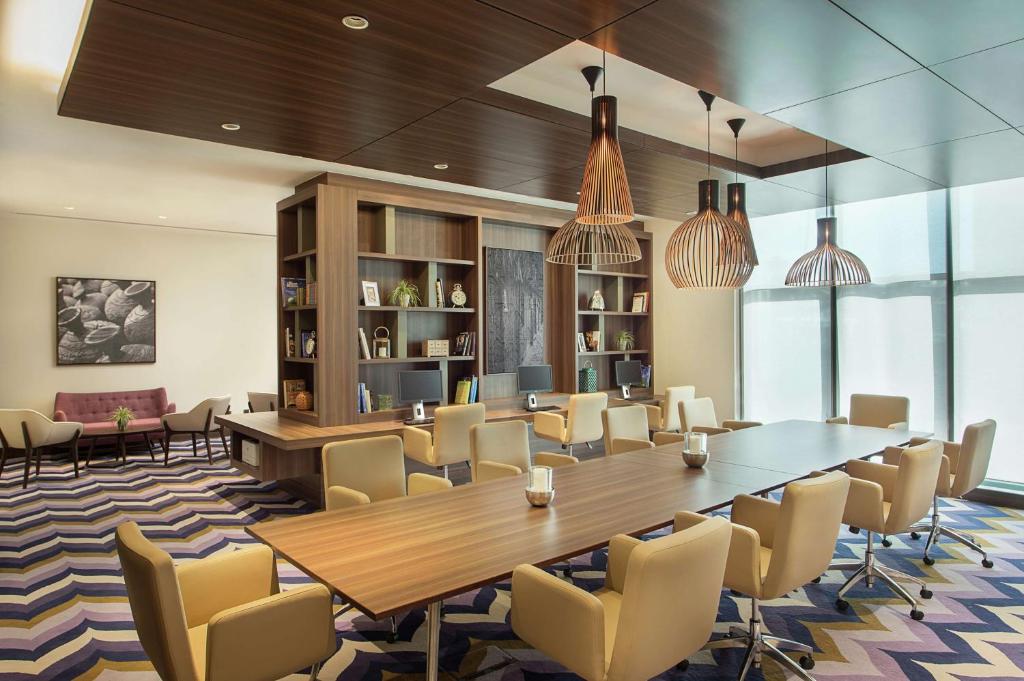 Hampton by Hilton-Daviana Group
