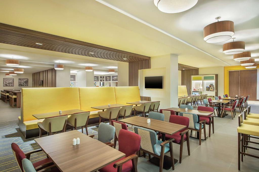 Hampton by Hilton-Daviana Group