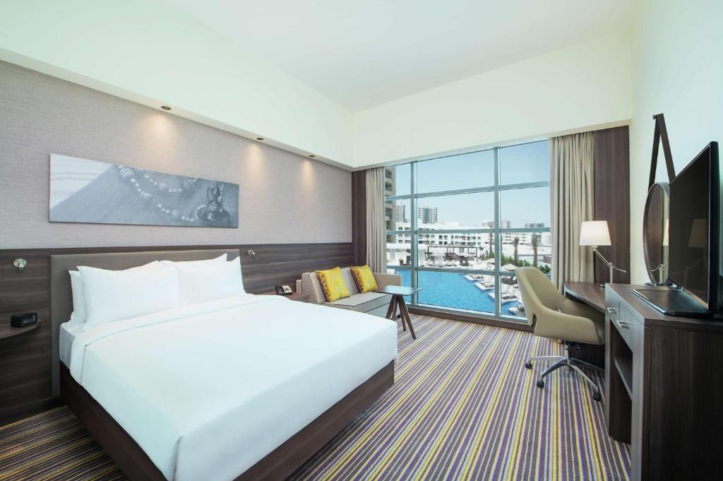 Hampton by Hilton-Daviana Group