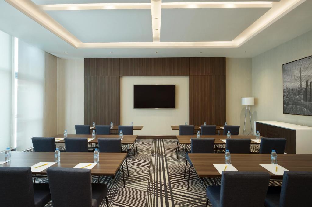 Hampton by Hilton-Daviana Group