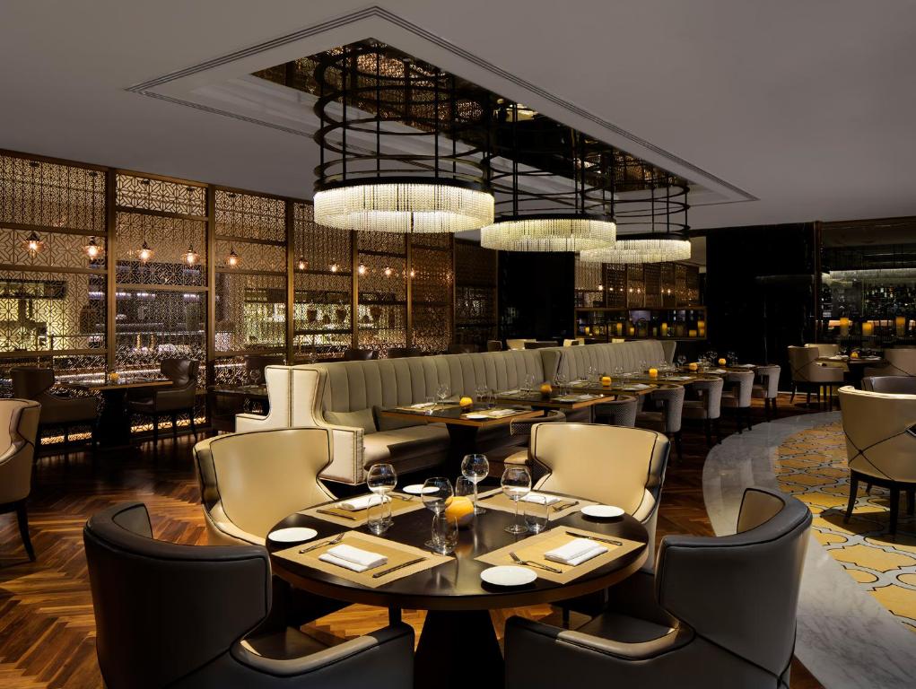 H Hotel