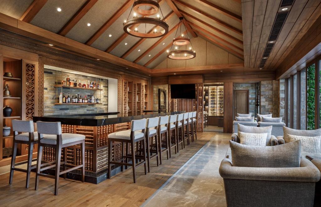 Dusit Thani Himalayan-Daviana Group Dusit Thani Himalayan-Daviana Group