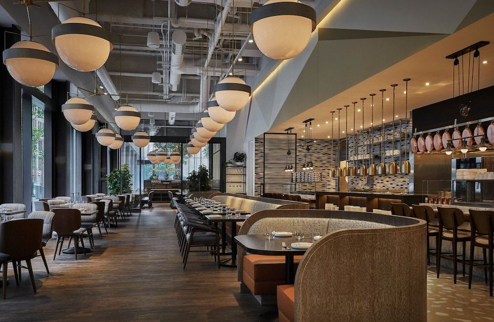 Four Seasons Hotel Philadelphia at Comcast Center-Daviana Group