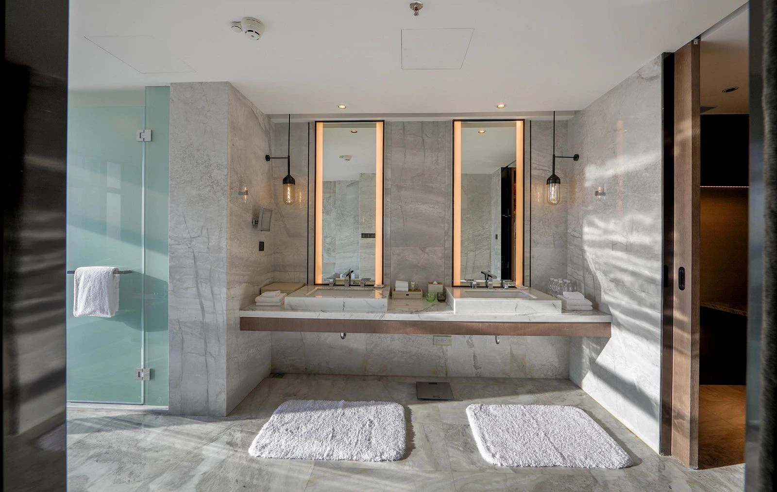 Courtyard Hotel-Daviana Group Courtyard Hotel-Daviana Group