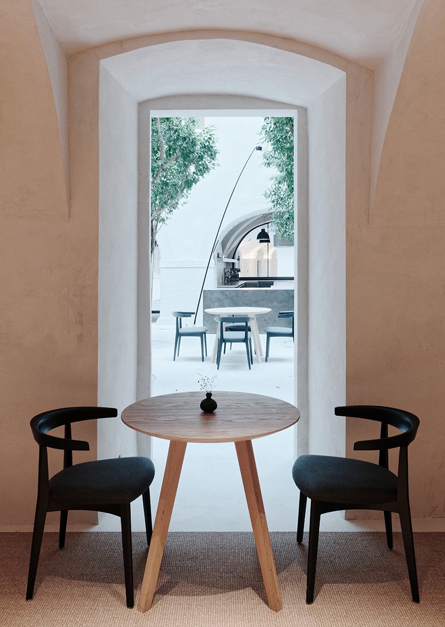 Fach Restaurant-Daviana Group
