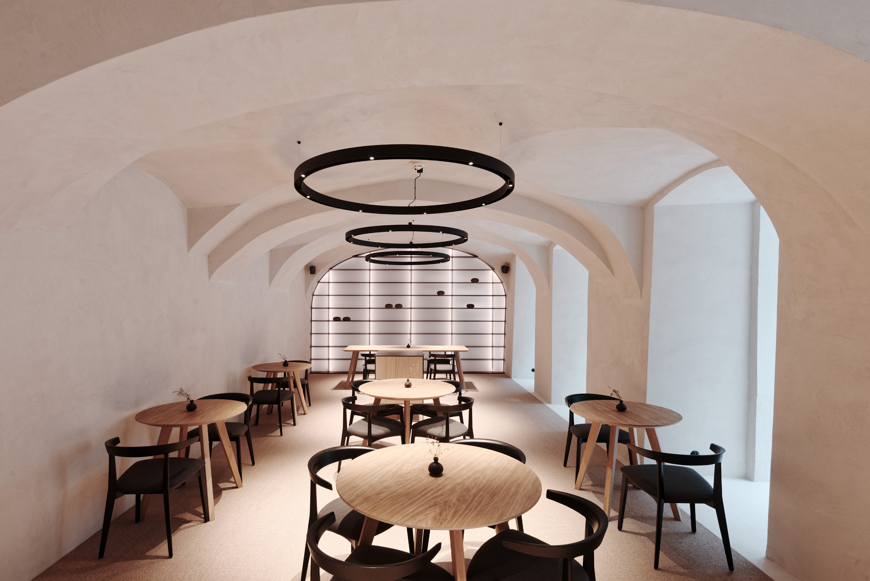 Fach Restaurant-Daviana Group