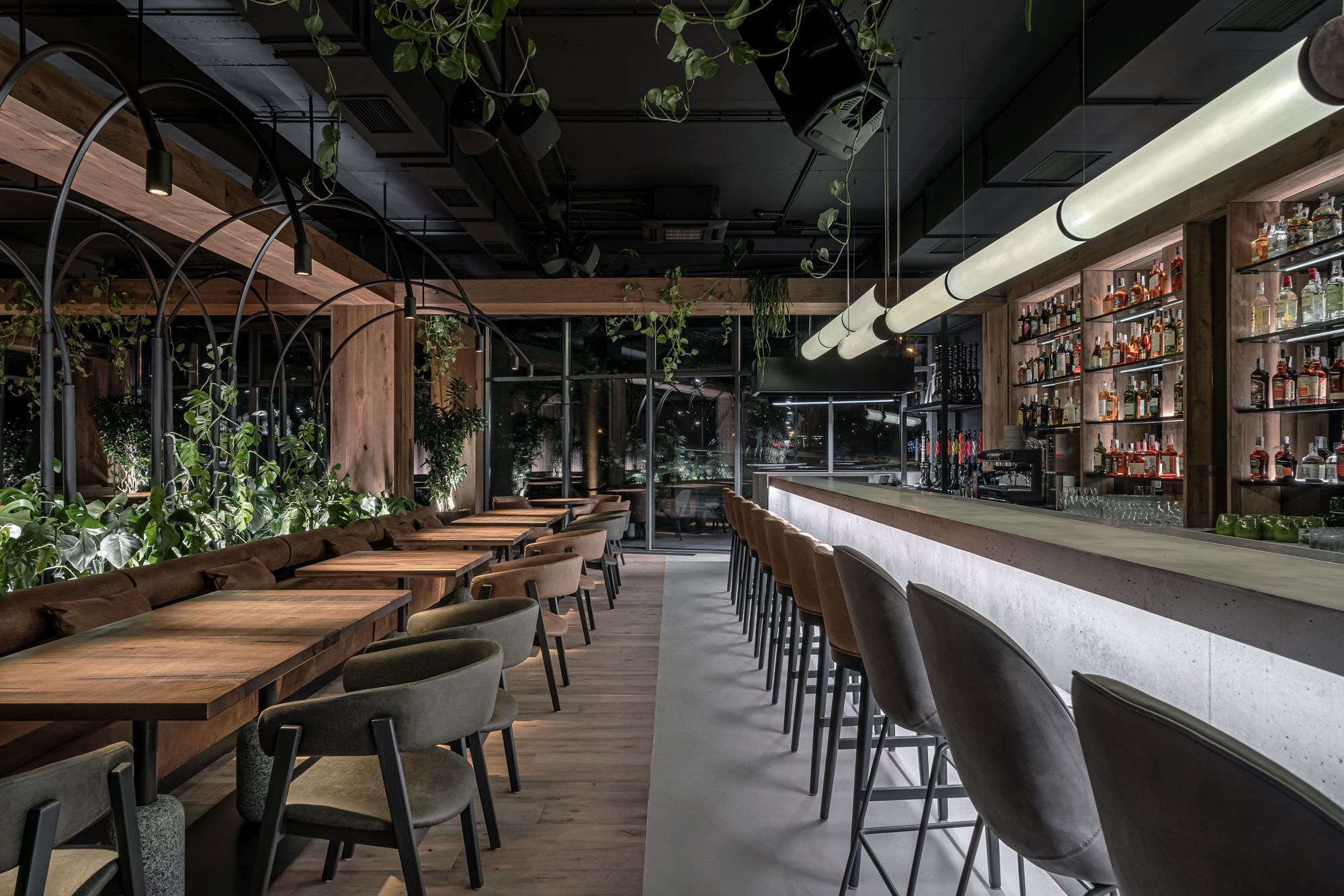Par Bar 3 Restaurant-Daviana Group