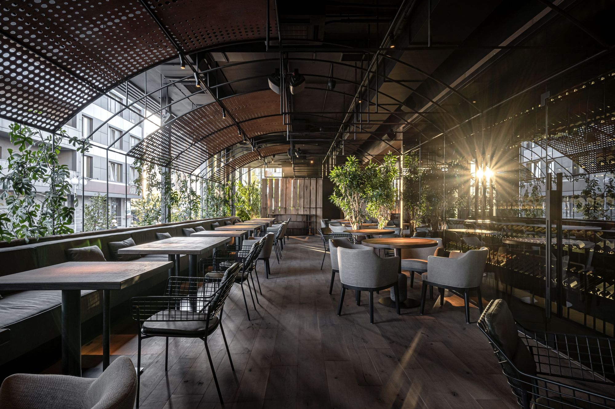 Par Bar 3 Restaurant-Daviana Group
