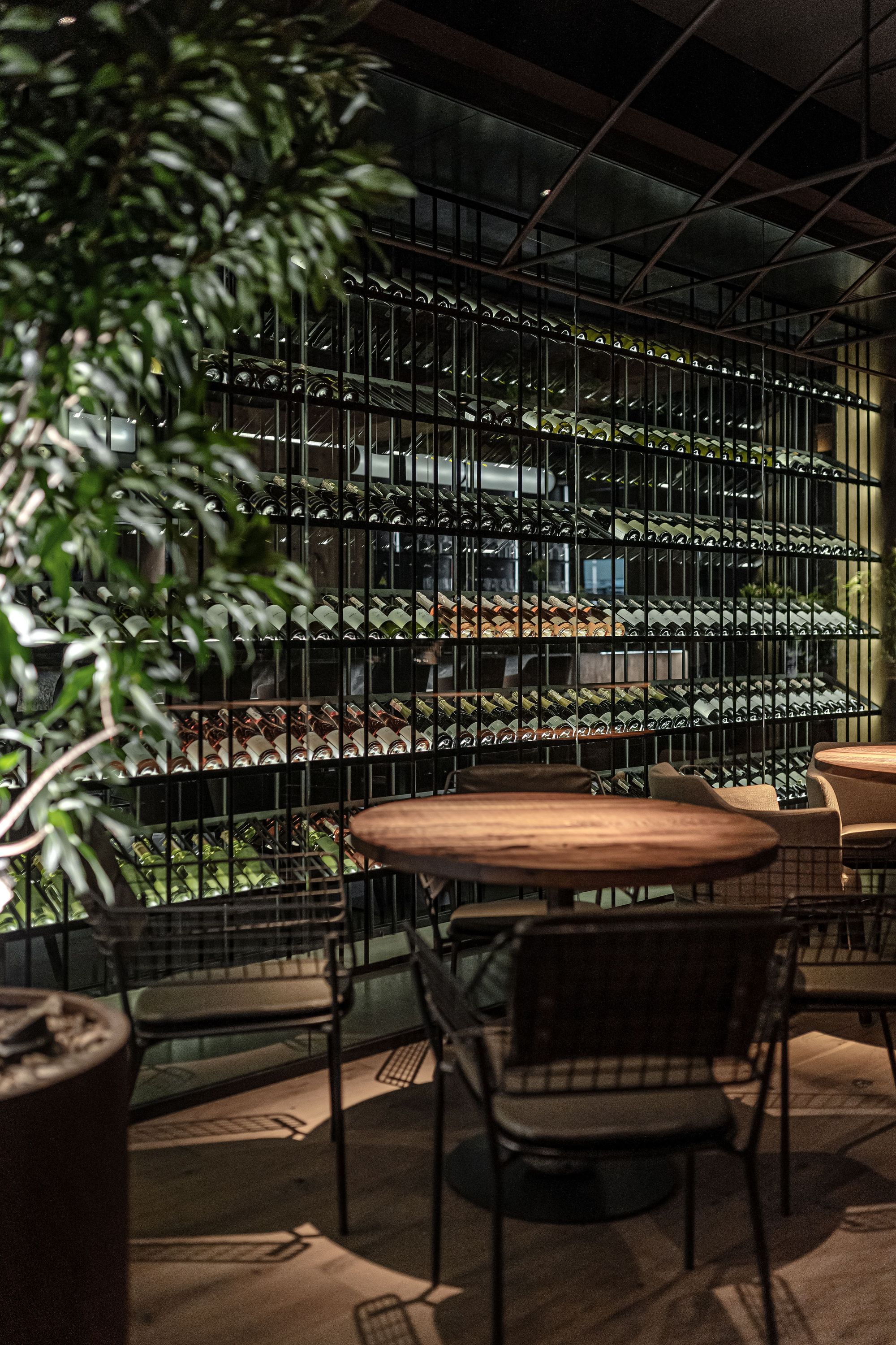 Par Bar 3 Restaurant-Daviana Group