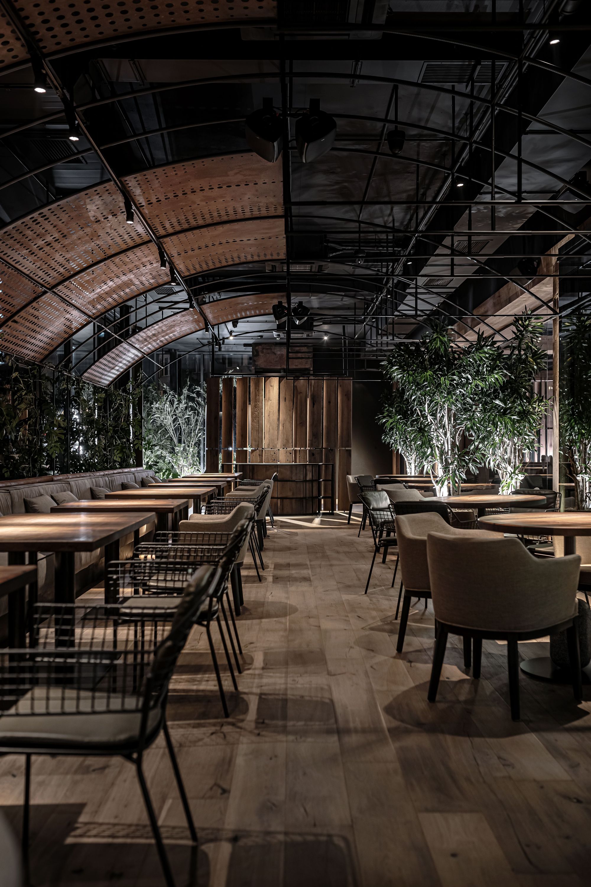 Par Bar 3 Restaurant-Daviana Group