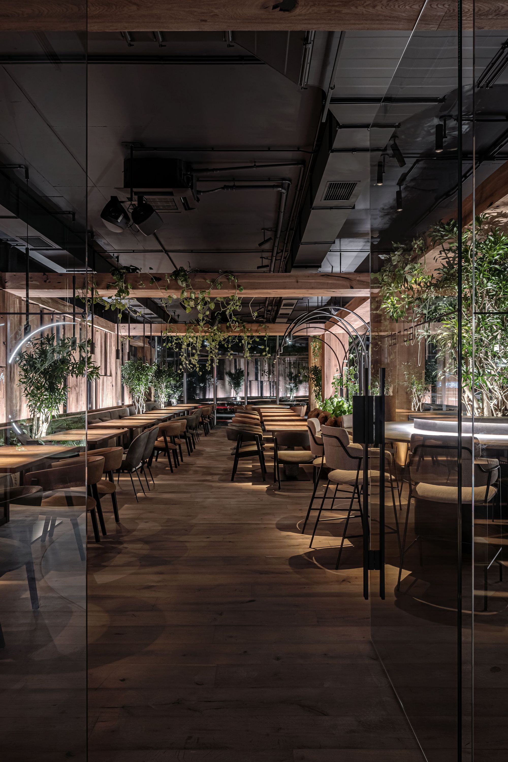 Par Bar 3 Restaurant-Daviana Group