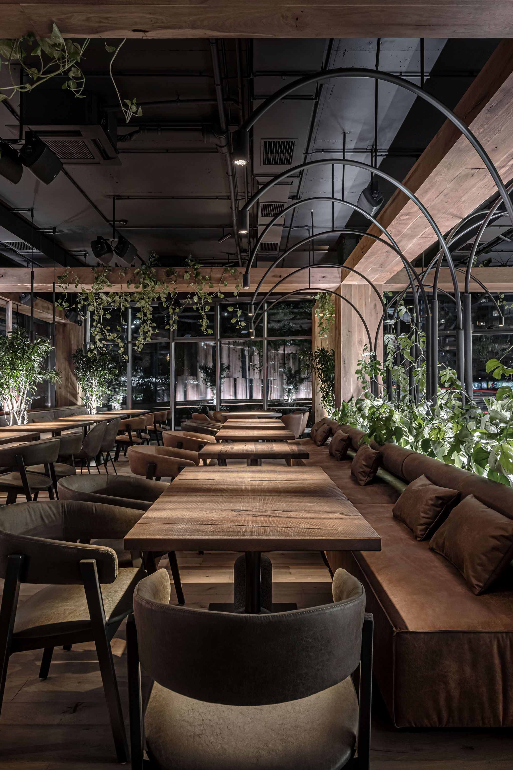 Par Bar 3 Restaurant-Daviana Group