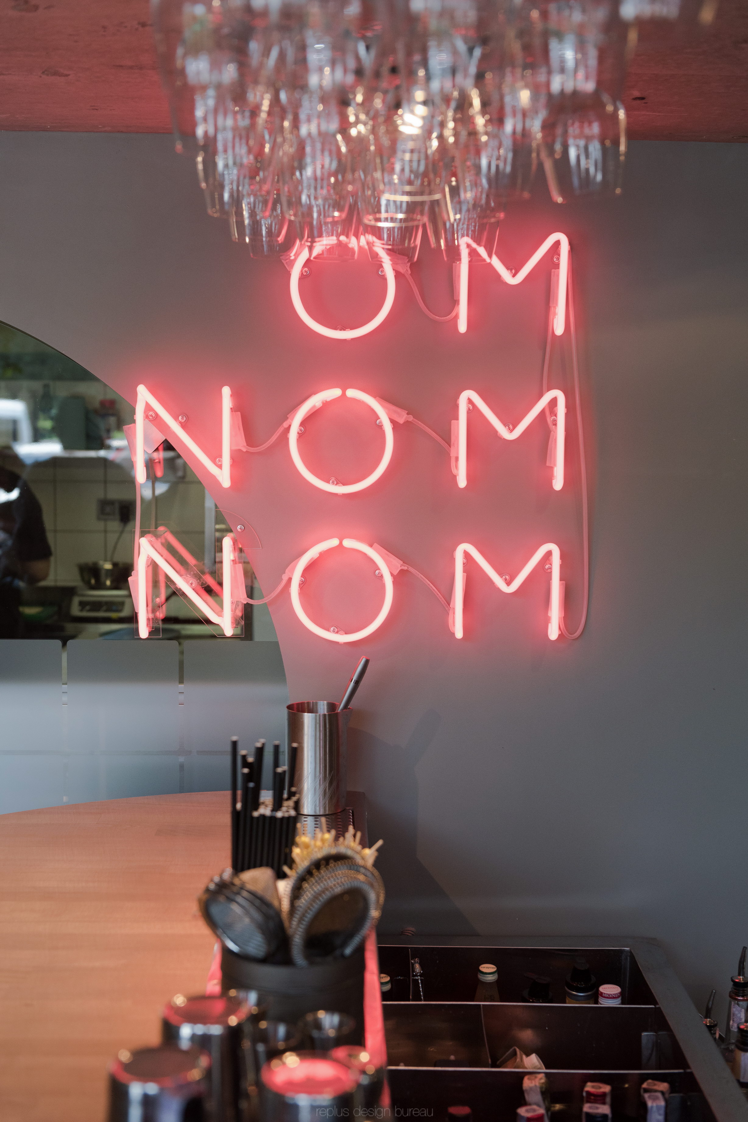 OM NOM NOM Vegetarian Café-Daviana Group OM NOM NOM Vegetarian Café-Daviana Group