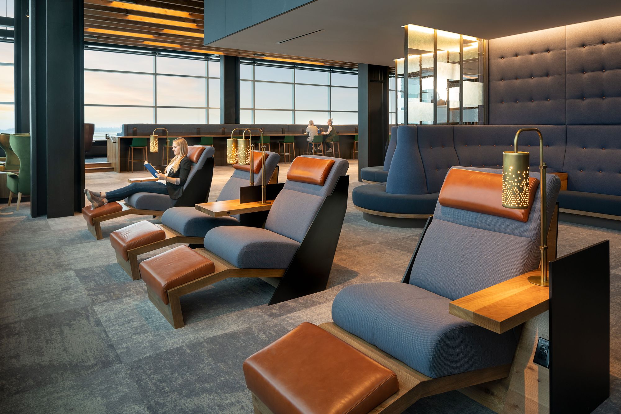 flagship lounge of Alaska Airlines