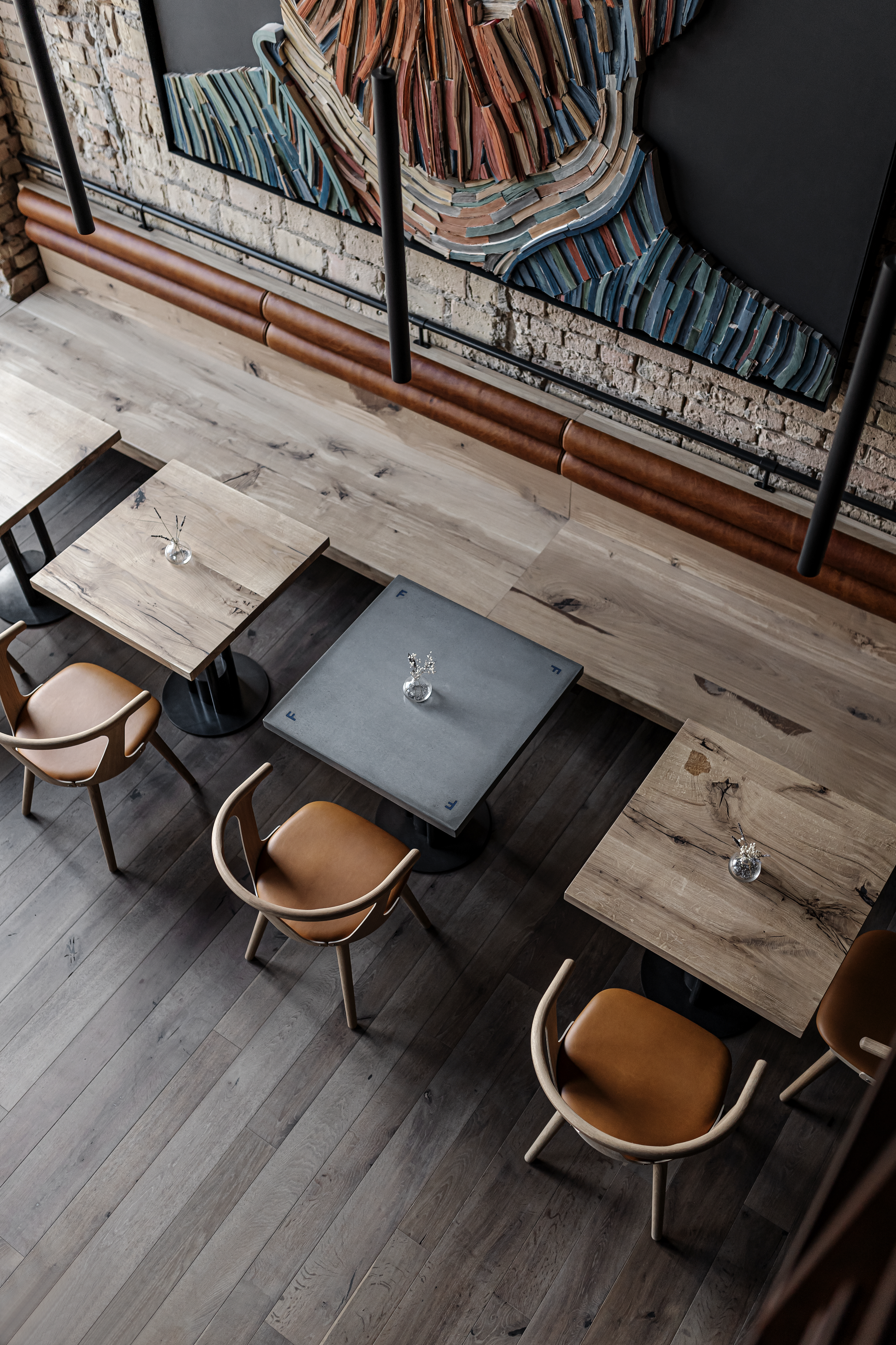 Follower Restaurant-Daviana Group Follower Restaurant-Daviana Group