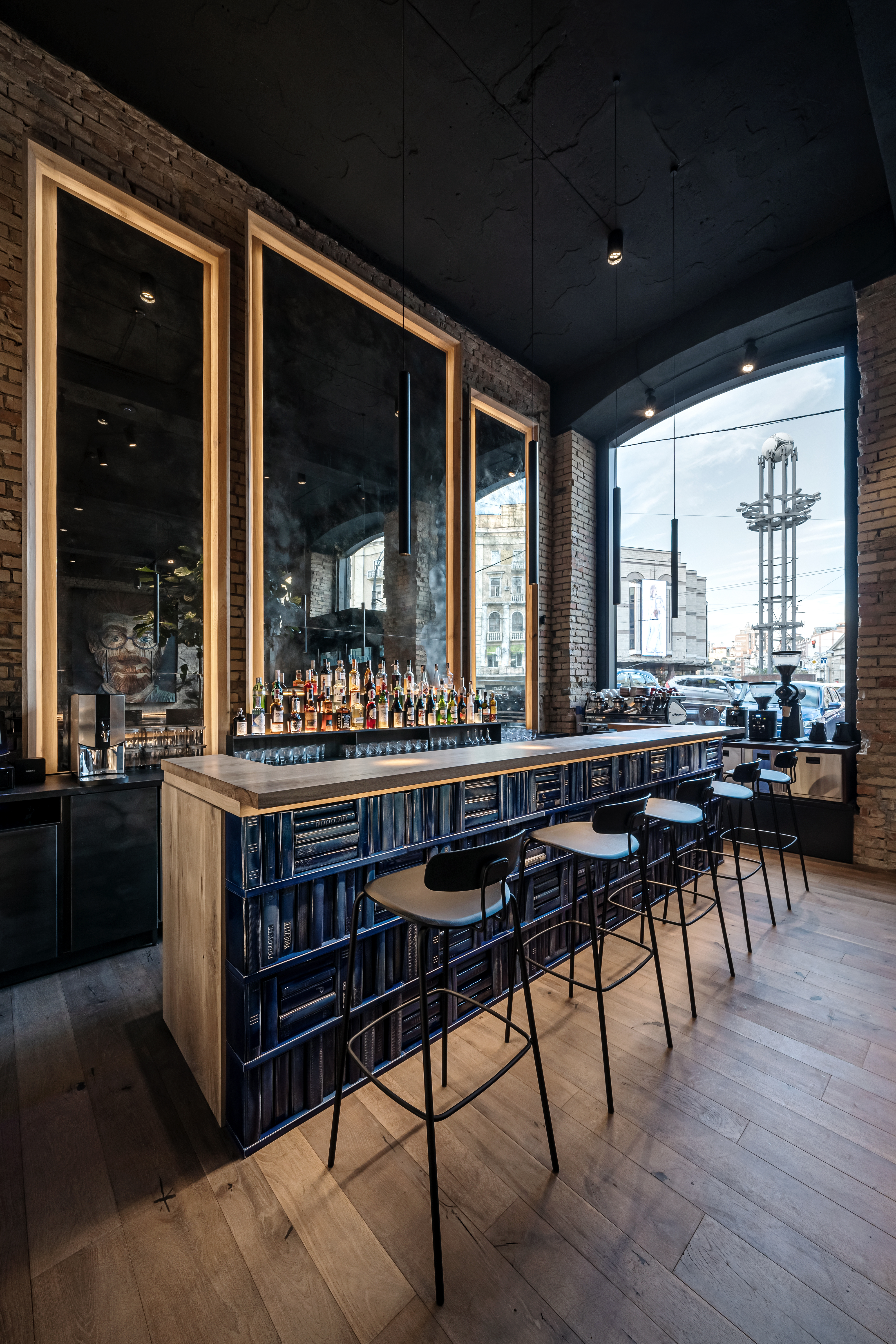 Follower Restaurant-Daviana Group Follower Restaurant-Daviana Group