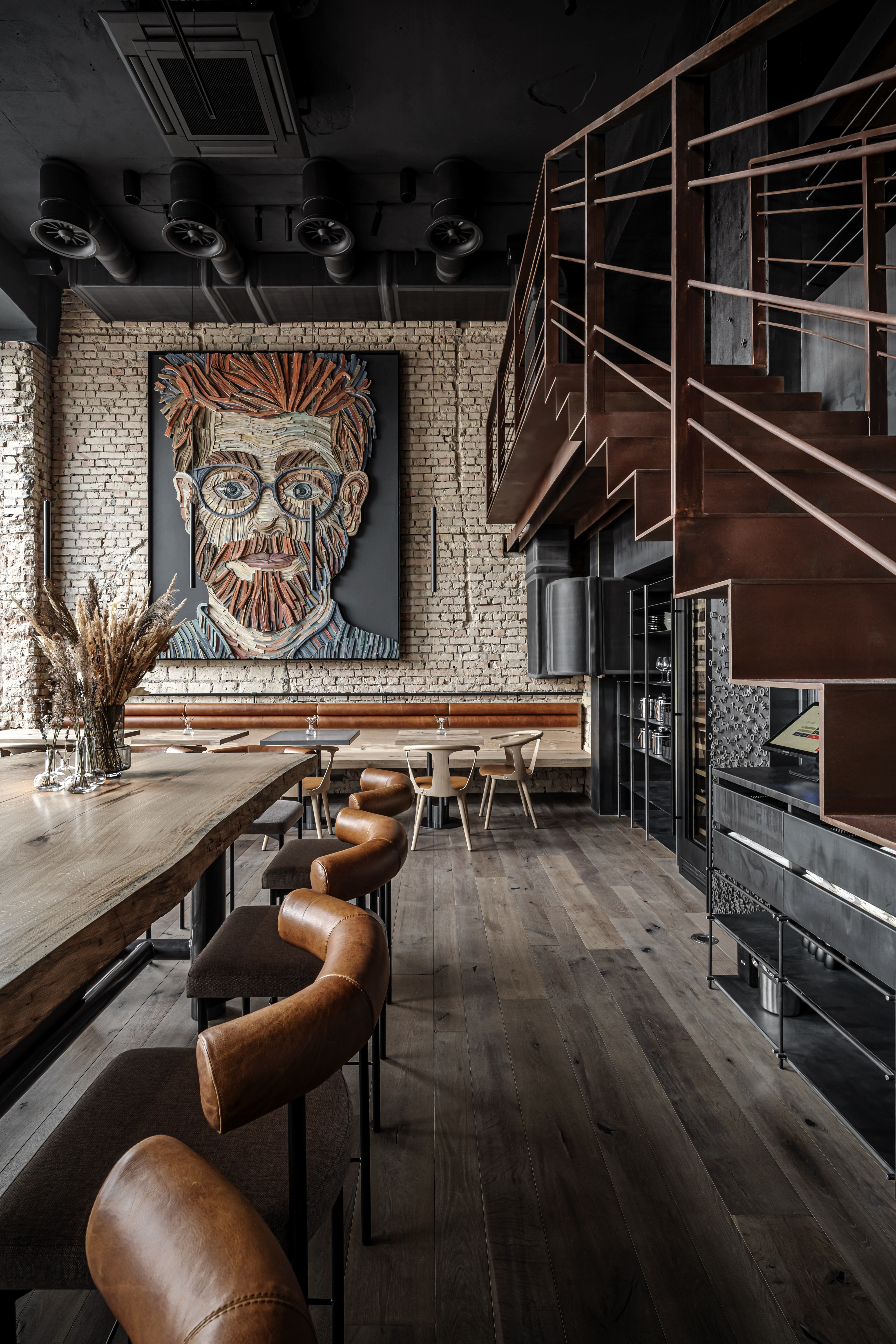 Follower Restaurant-Daviana Group Follower Restaurant-Daviana Group