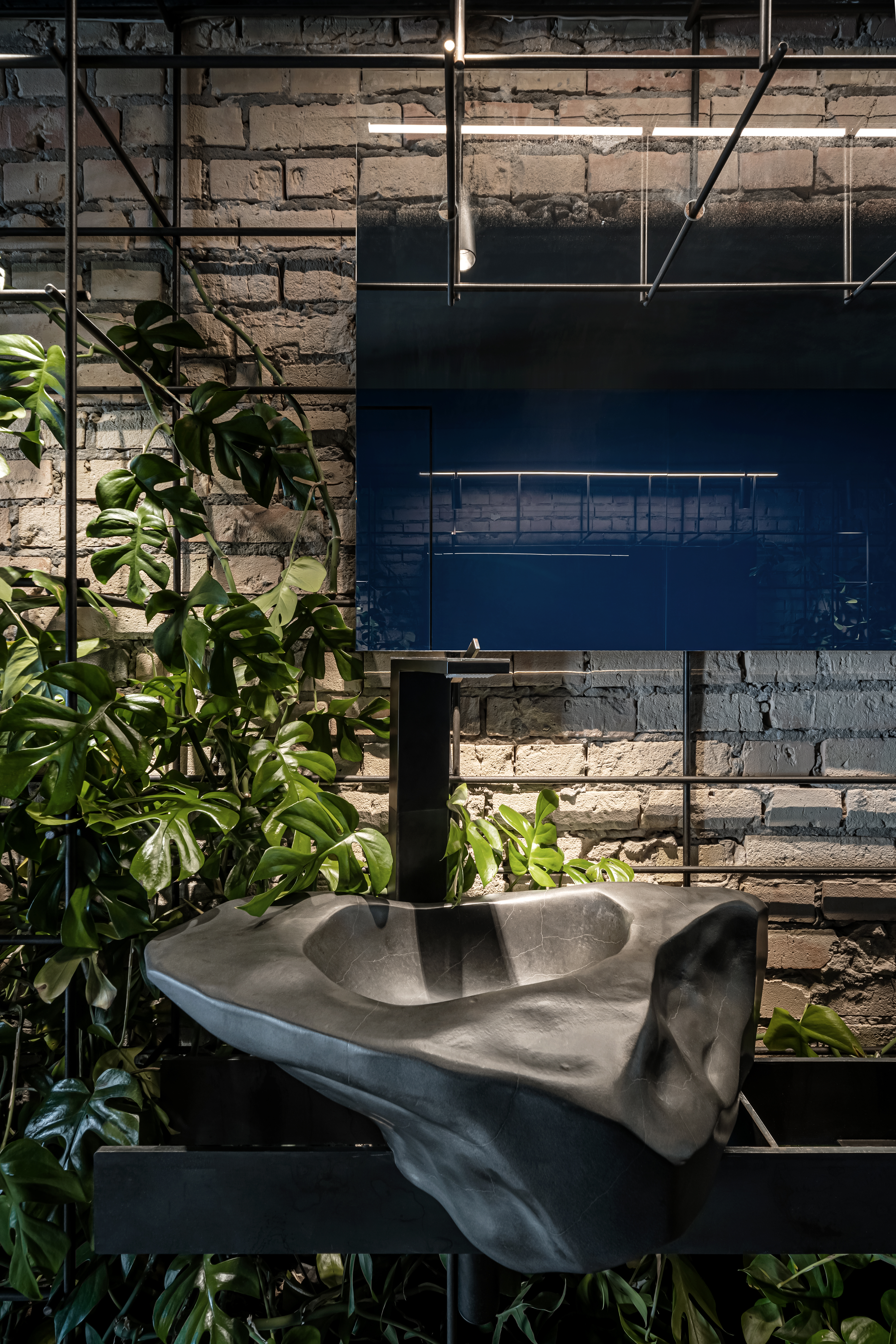 Follower Restaurant-Daviana Group Follower Restaurant-Daviana Group