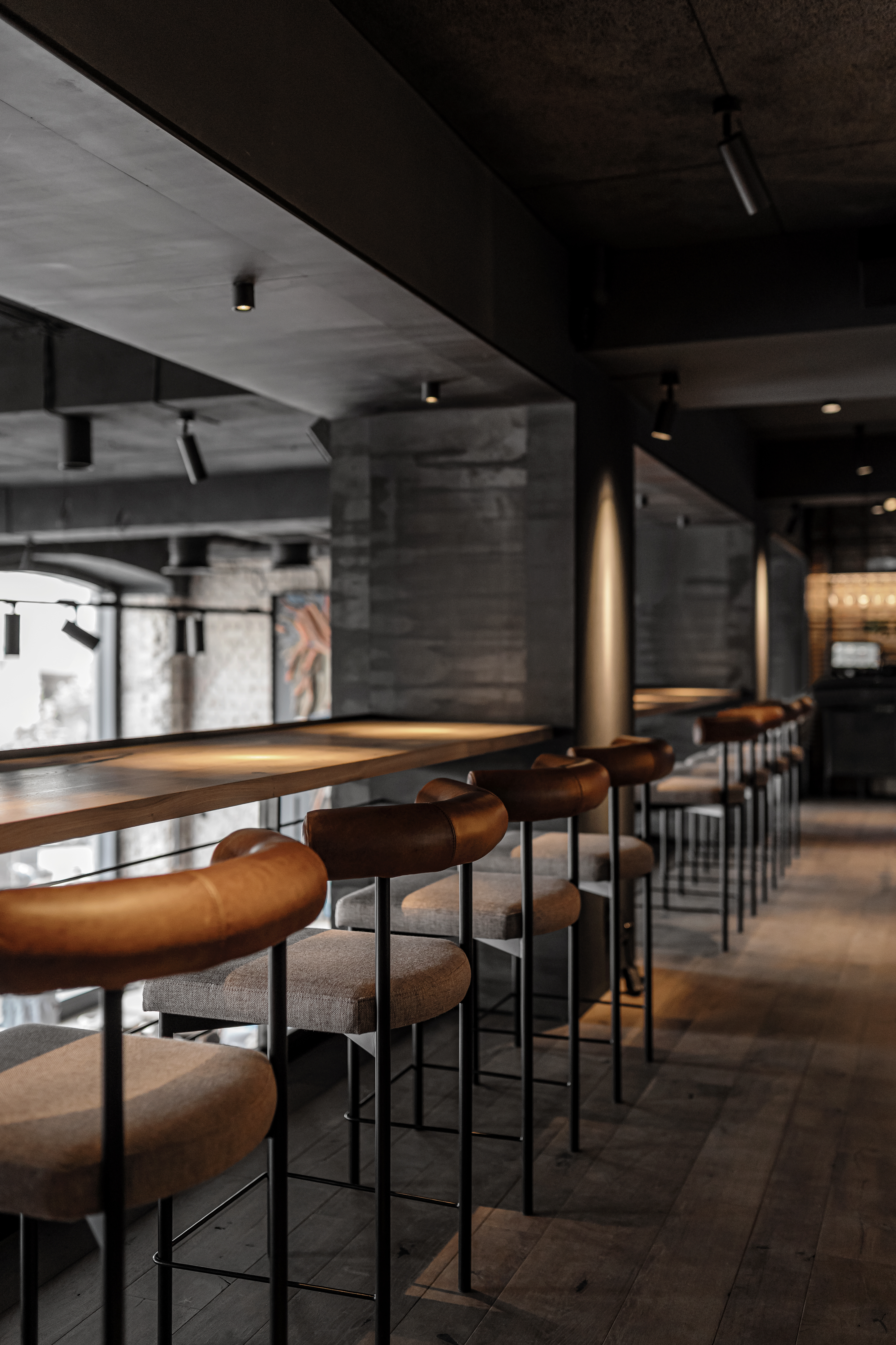 Follower Restaurant-Daviana Group Follower Restaurant-Daviana Group