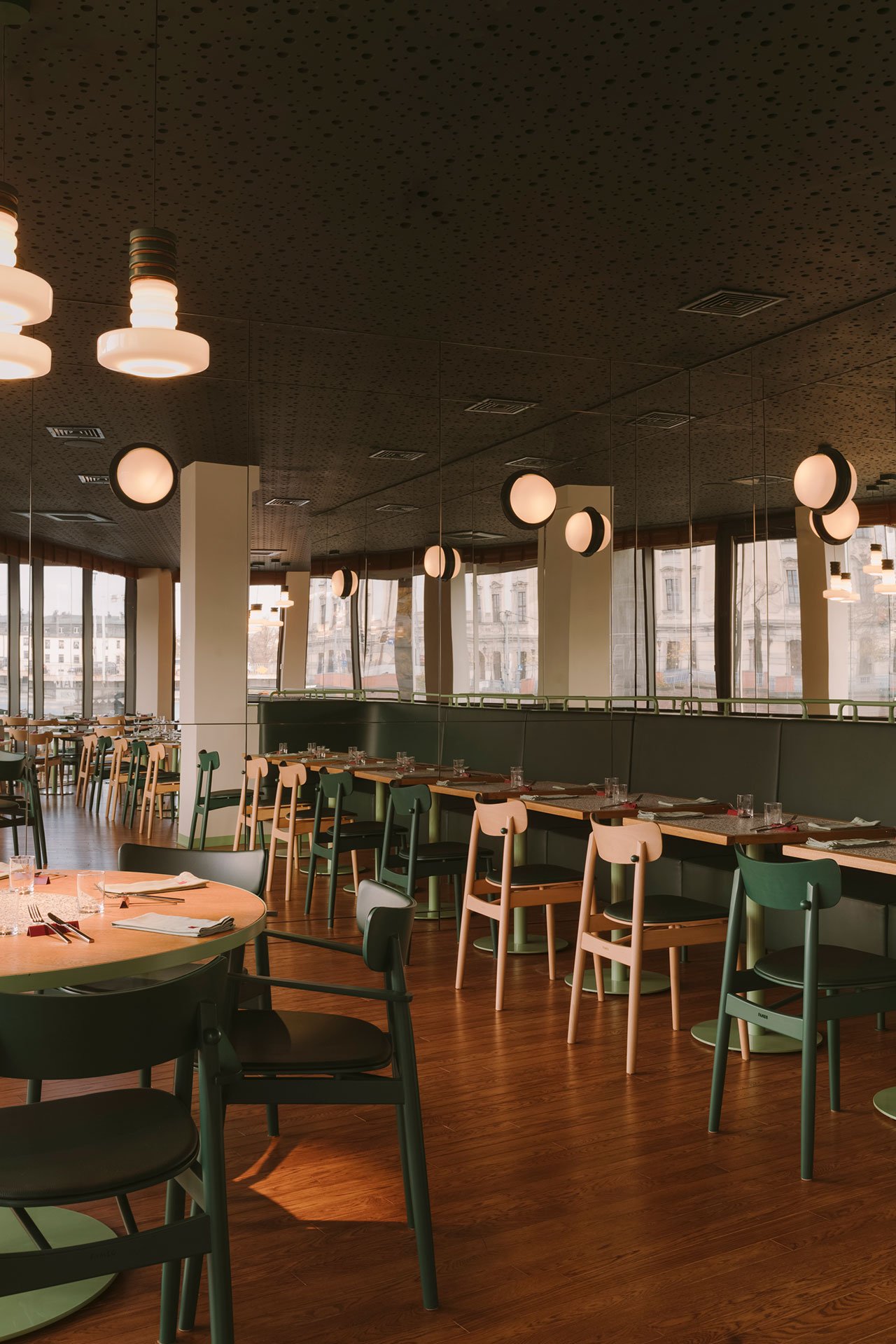 Martim Restaurant-Daviana Group