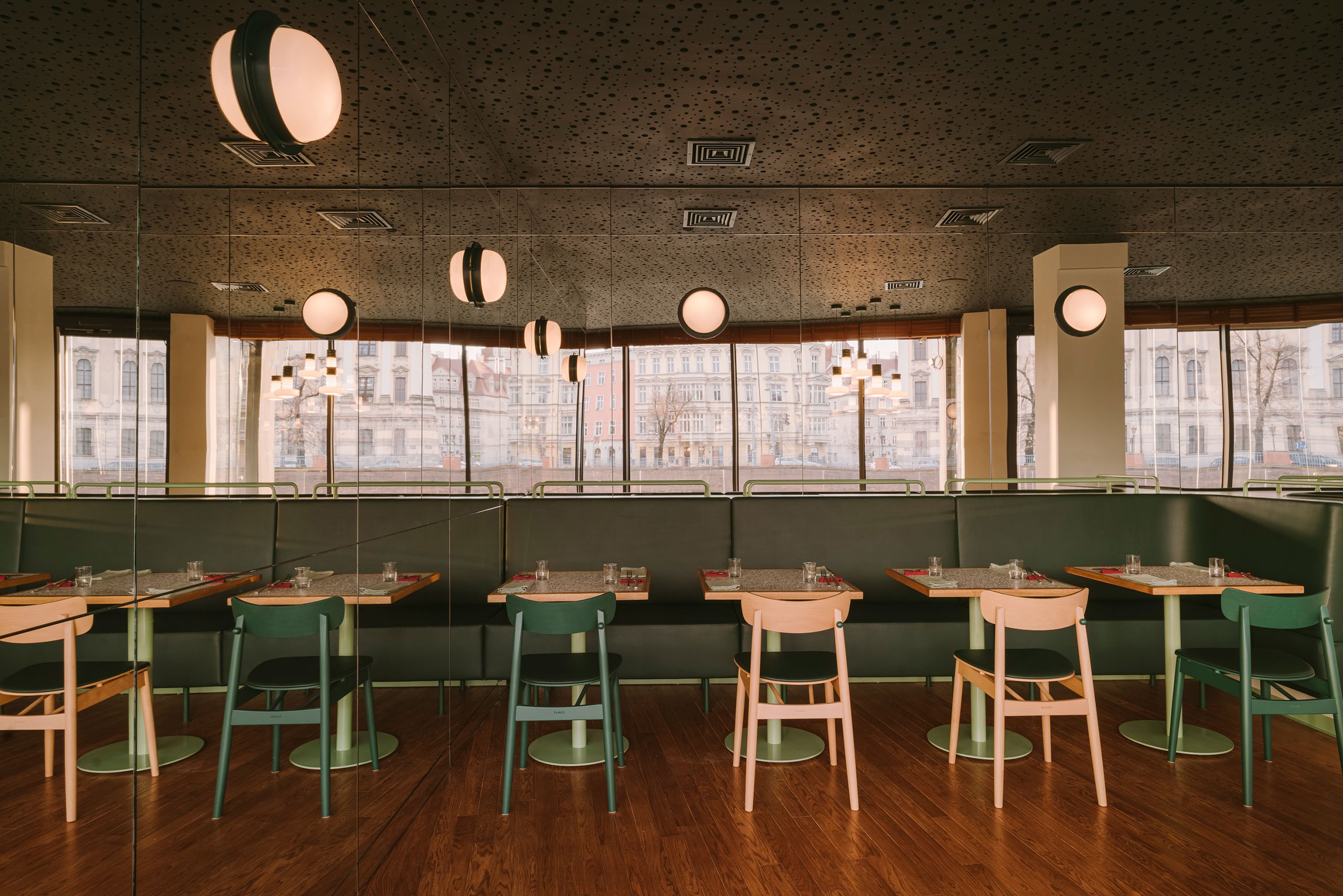 Martim Restaurant-Daviana Group