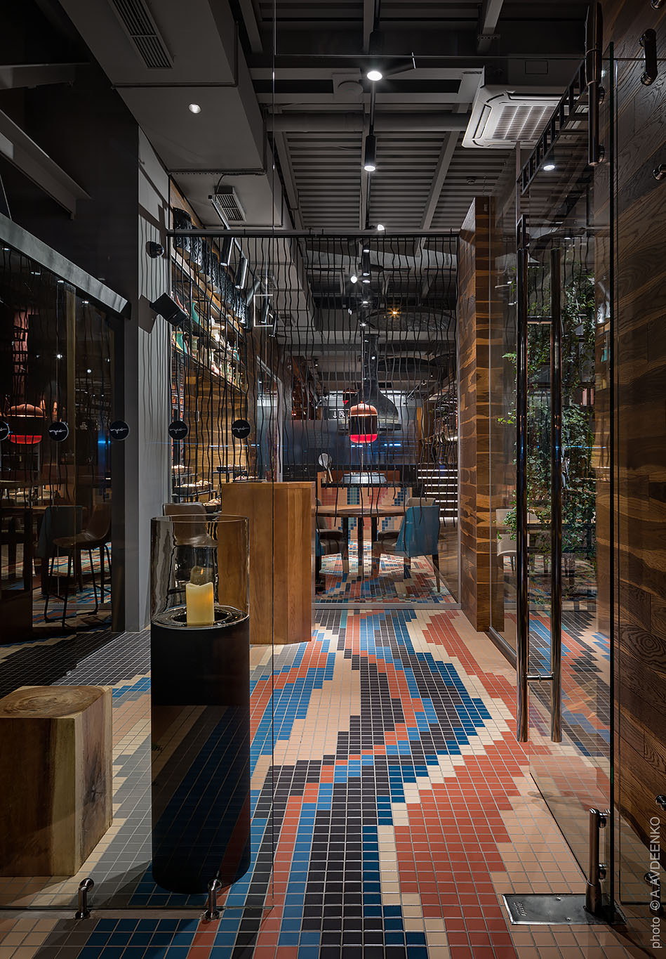 Ugli Restaurant-Daviana Group