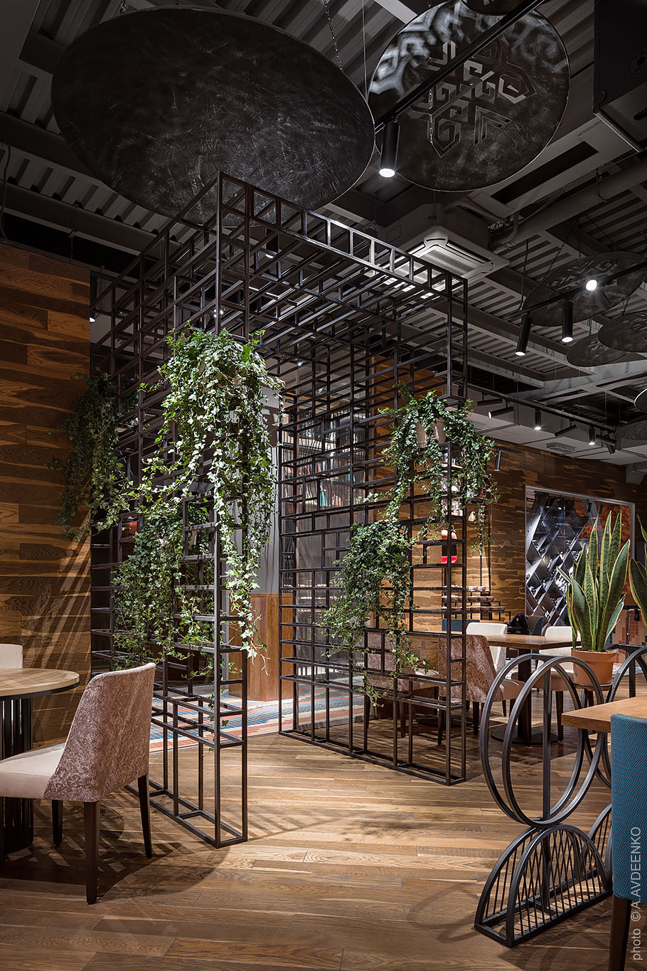 Ugli Restaurant-Daviana Group