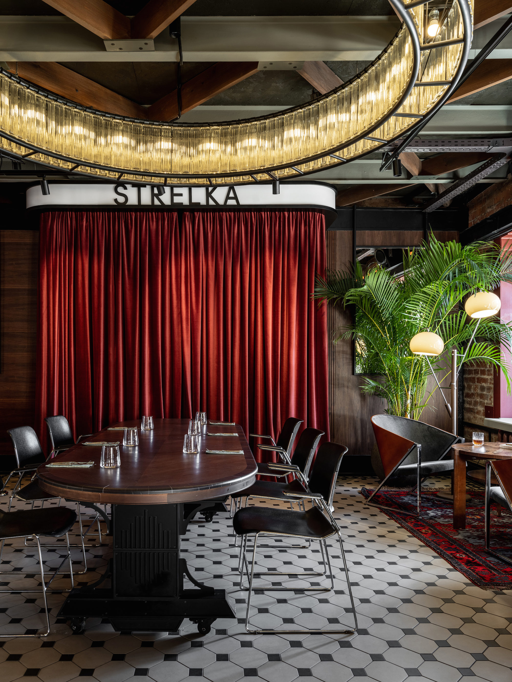 Strelka Bar-Daviana Group