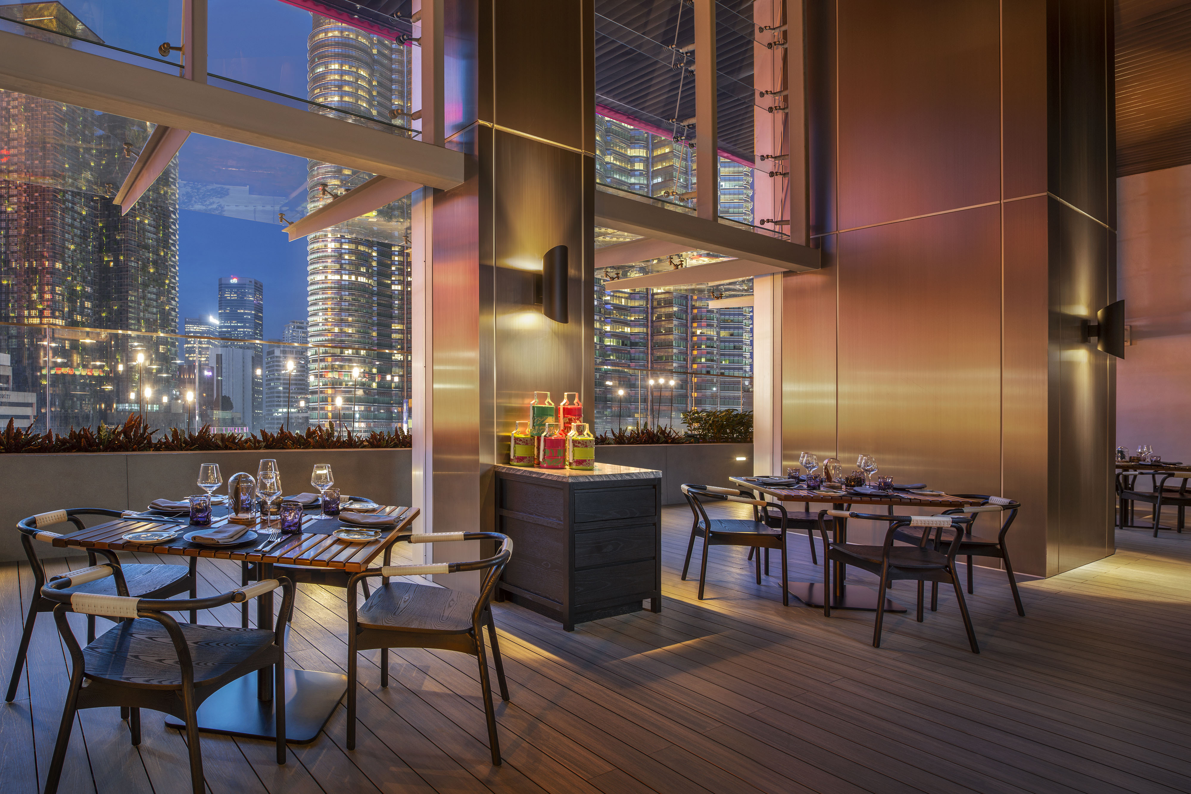 W Kuala Lumpur Hotel-Daviana Group W Kuala Lumpur Hotel-Daviana Group