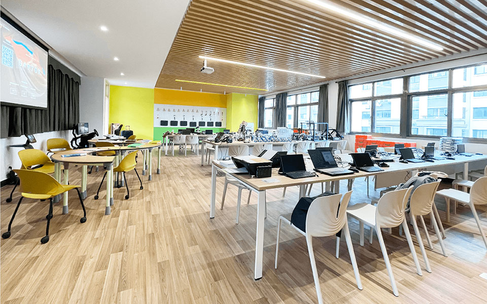 Shanghai Xiangming Junior High School-Daviana Group