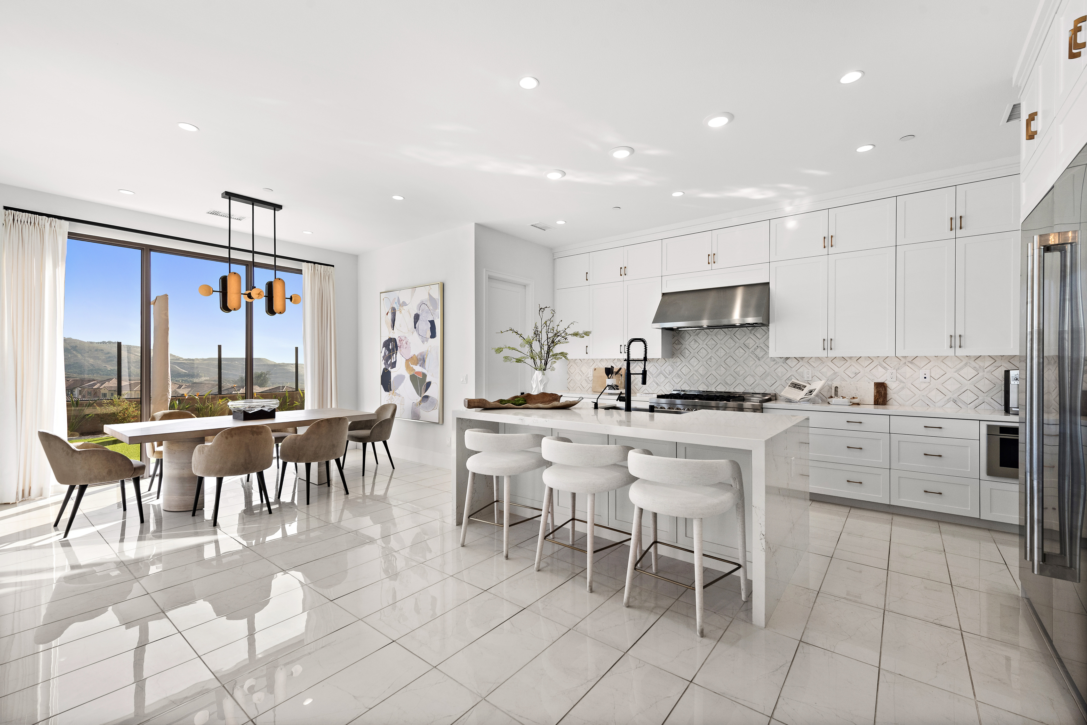Lustro | Irvine-Daviana Group Lustro | Irvine-Daviana Group