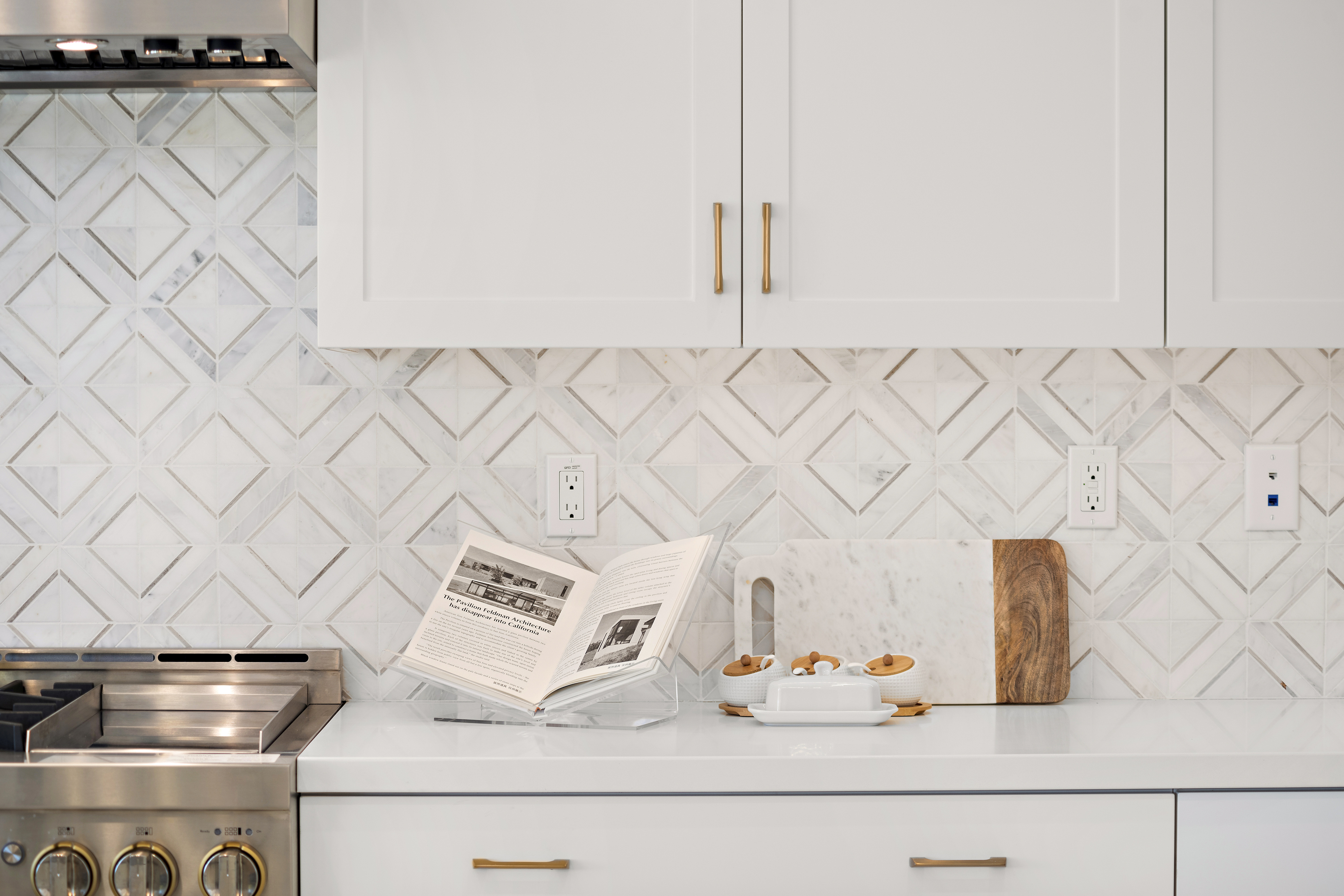 Lustro | Irvine-Daviana Group Lustro | Irvine-Daviana Group