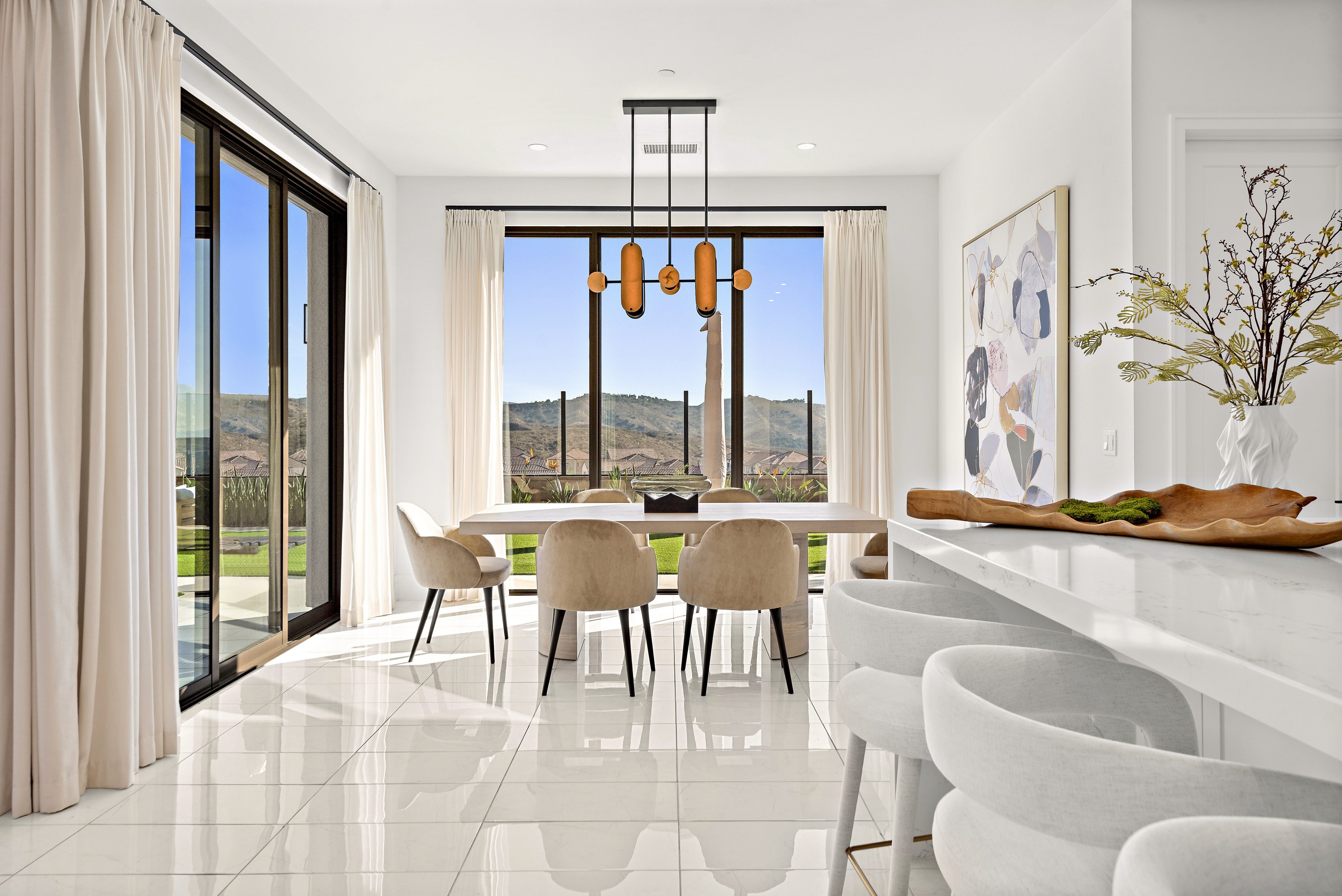 Lustro | Irvine-Daviana Group Lustro | Irvine-Daviana Group