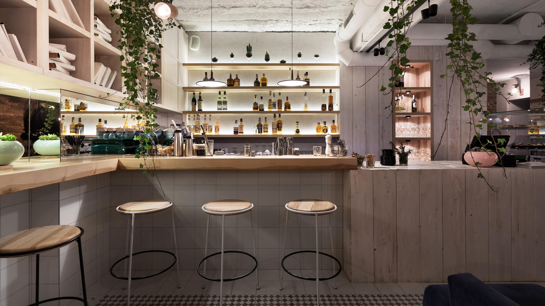Garden Green Garden Concept Bar & Restaurant-Daviana Group Garden Green Garden Concept Bar & Restaurant-Daviana Group