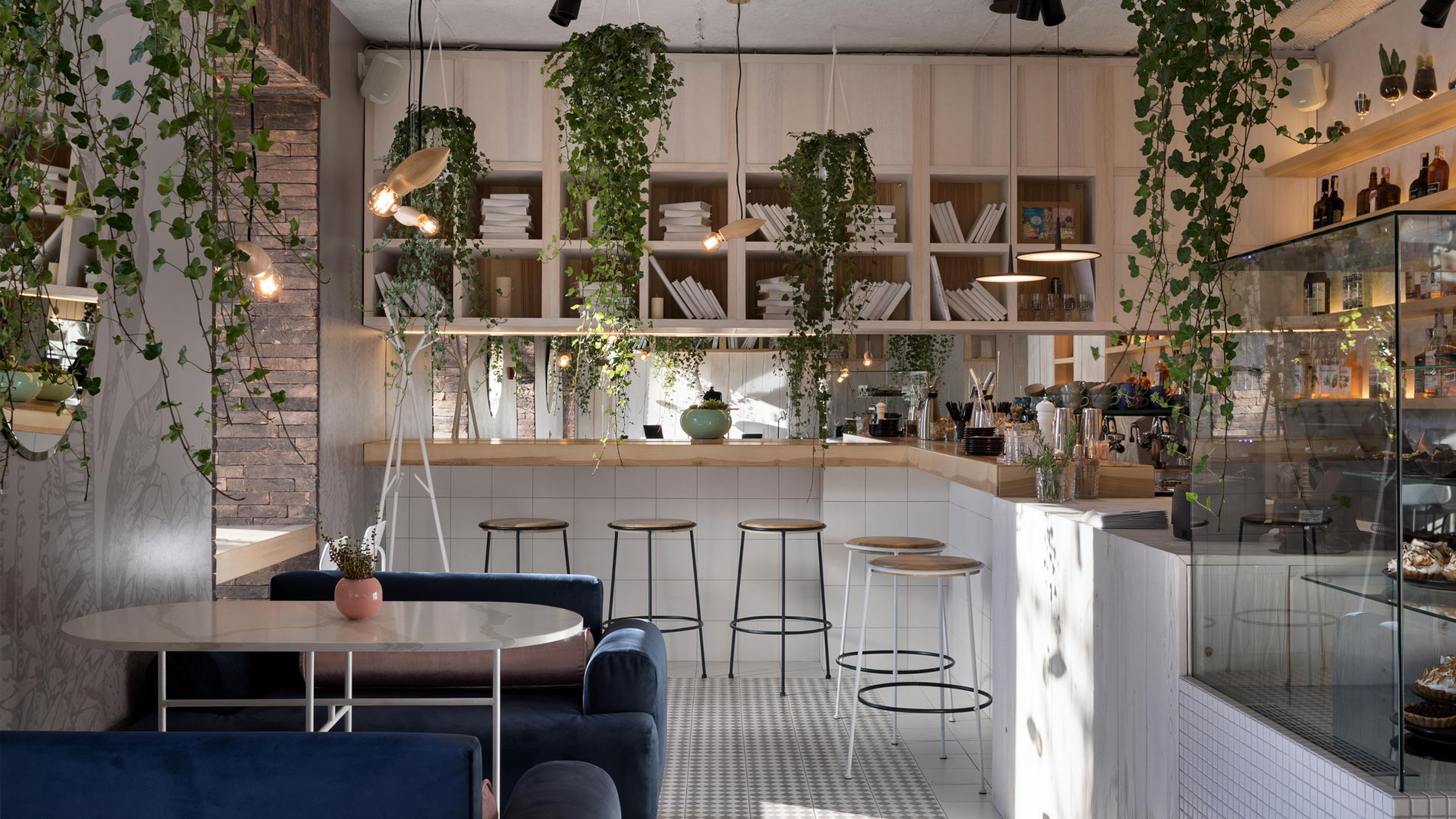 Garden Green Garden Concept Bar & Restaurant-Daviana Group Garden Green Garden Concept Bar & Restaurant-Daviana Group