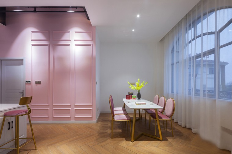 A Modern Light-Luxury Skincare Store-Daviana Group