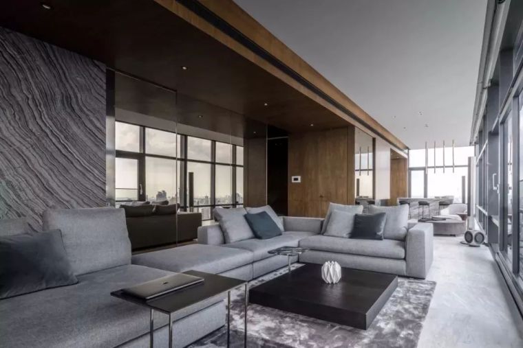 Upscale Studio Apartments in Bangkok-Daviana Group