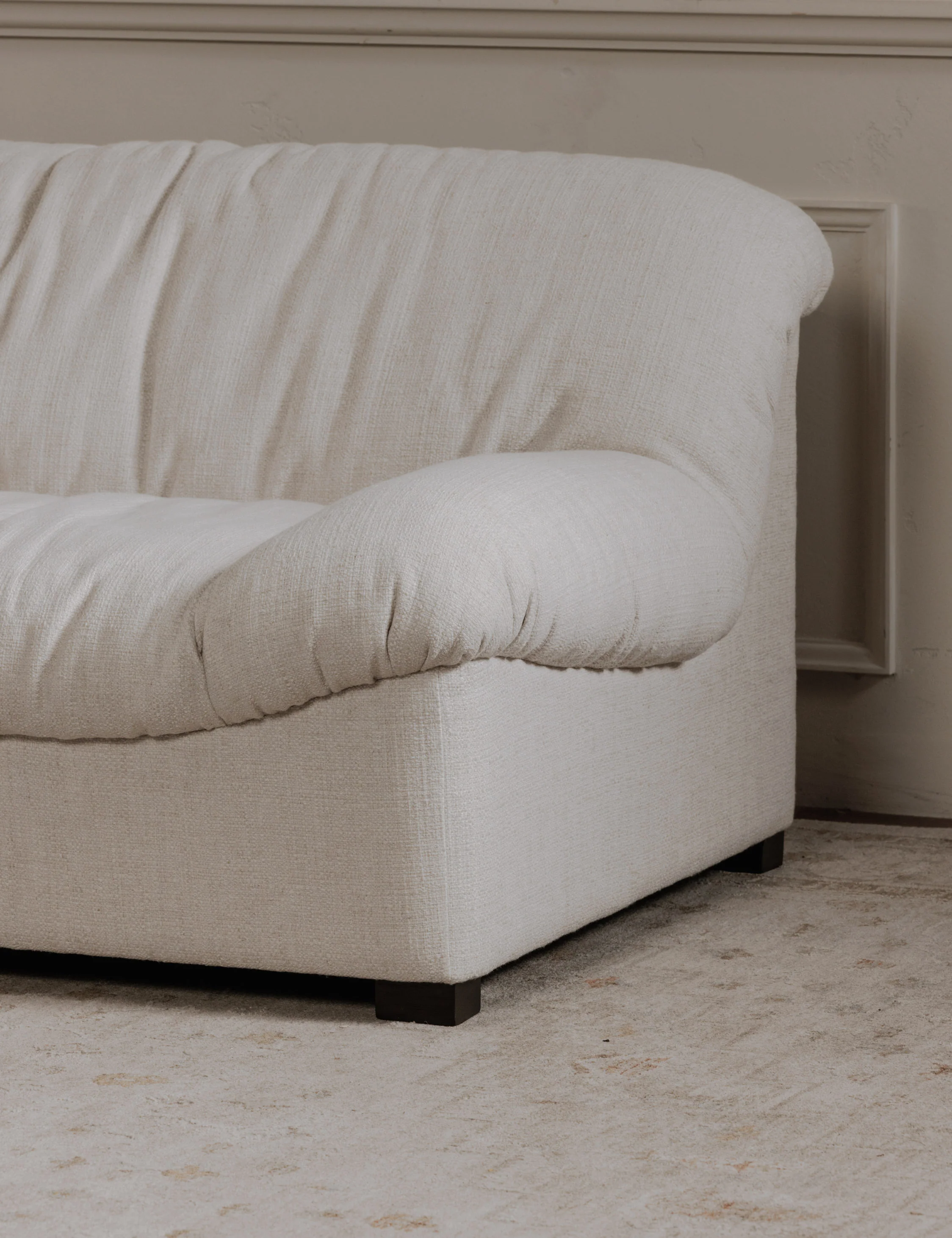 Luxurious Leather Sofa Luxurious Leather Sofa