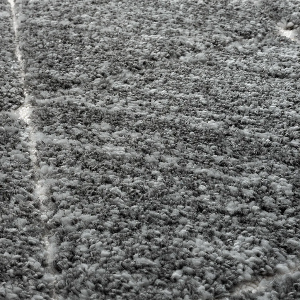 Modern Minimalist Diamond Shaped Rug Modern Minimalist Diamond Shaped Rug