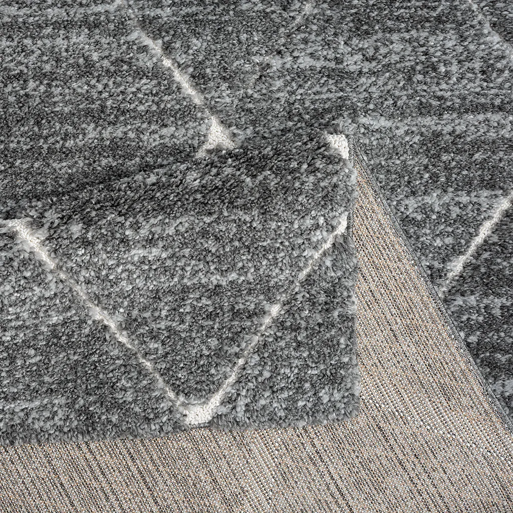 Modern Minimalist Diamond Shaped Rug Modern Minimalist Diamond Shaped Rug