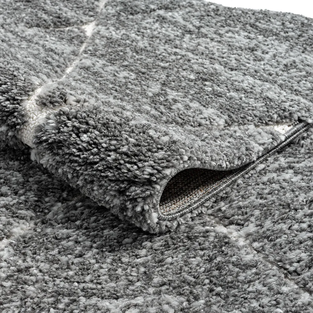 Modern Minimalist Diamond Shaped Rug Modern Minimalist Diamond Shaped Rug