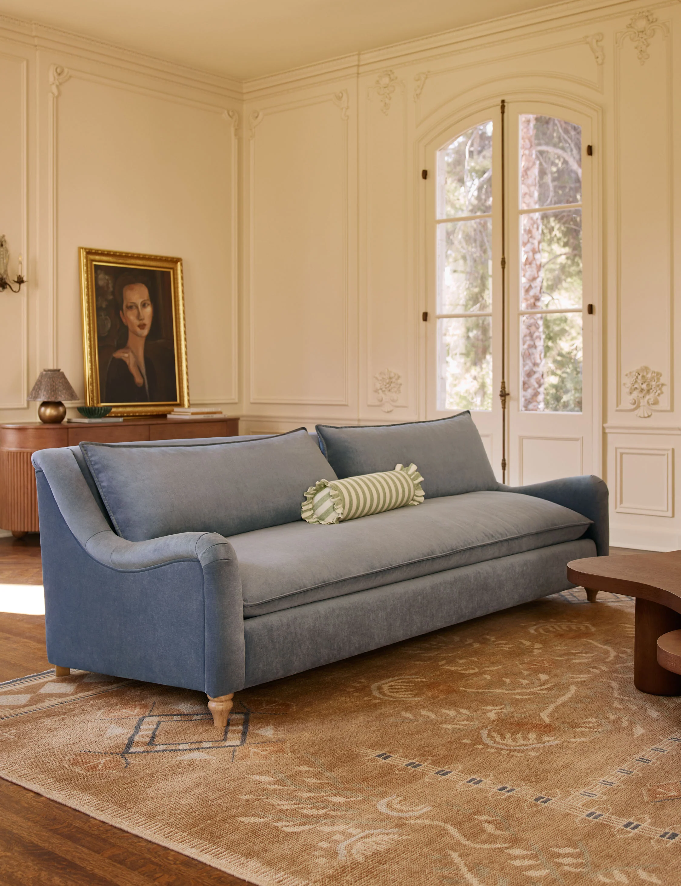 Modern Sofa with Wooden Legs Modern Sofa with Wooden Legs