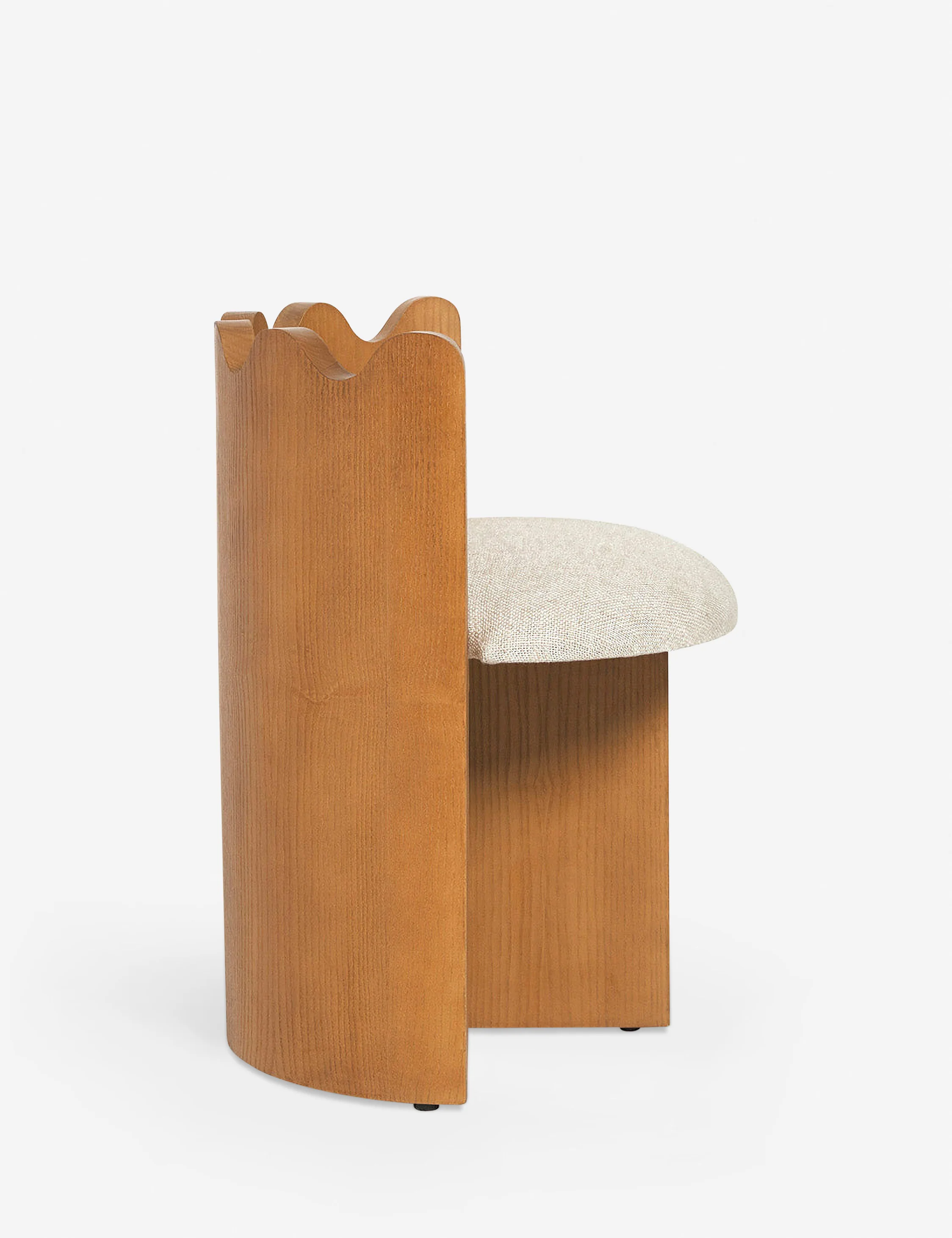 2026051805403732 Special Accent Chairs