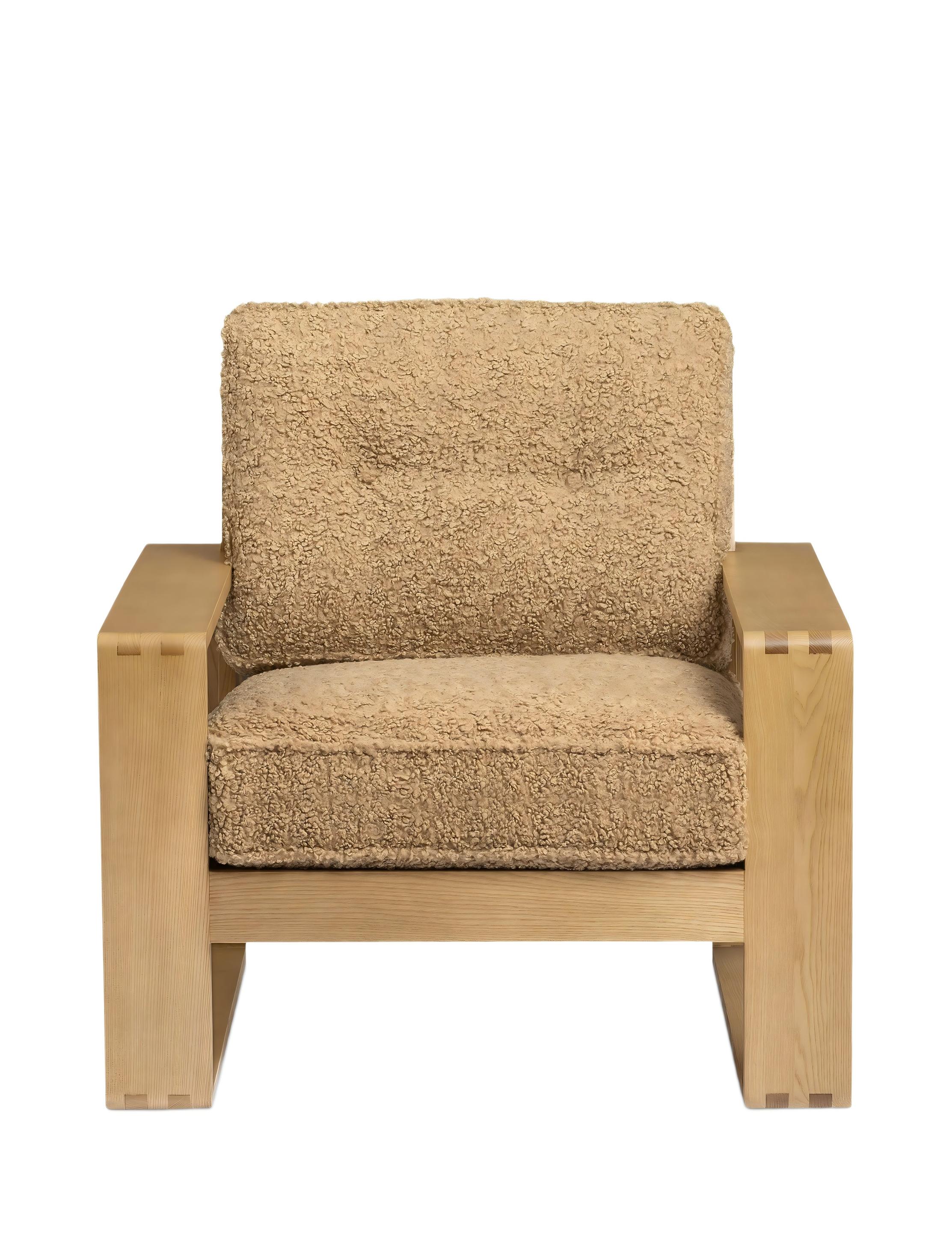 Comfortable Wooden Lounge Chair