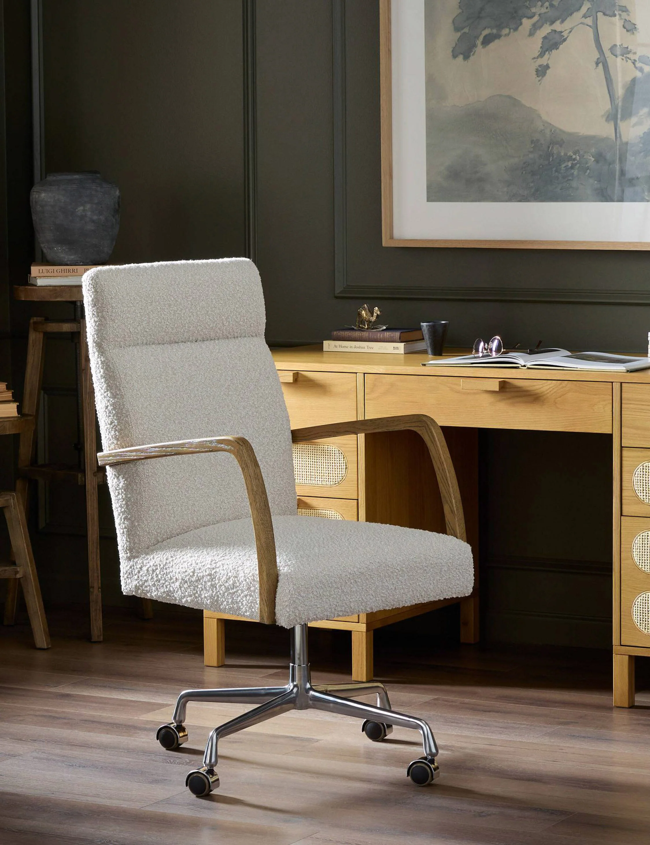 Minimalist Office Chair with Armrests