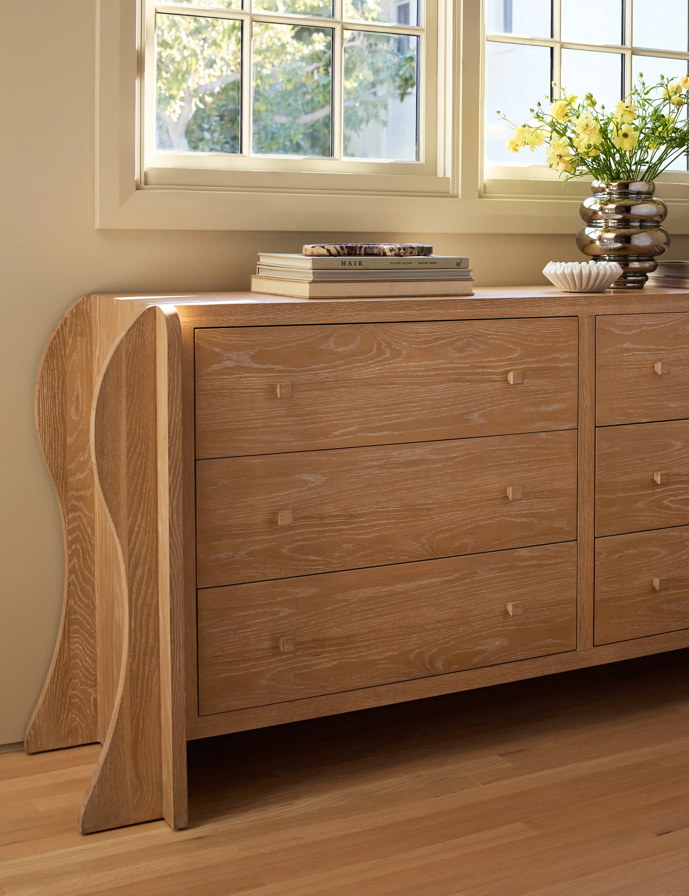 Solid Wood 6-Drawer Dresser Solid Wood 6-Drawer Dresser